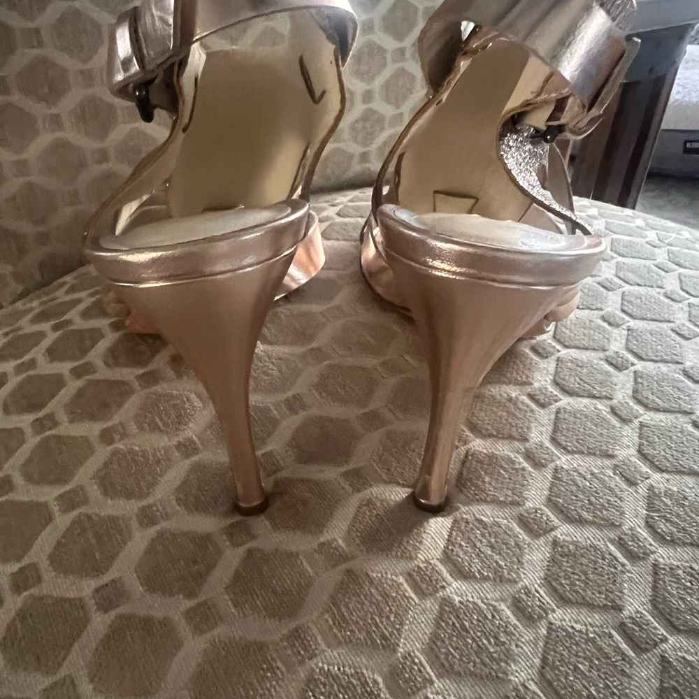 Vera Wang Metallic Rise-Gold Garmin Strappy Glitter Heels Size 9.5 - Picture 8 of 16
